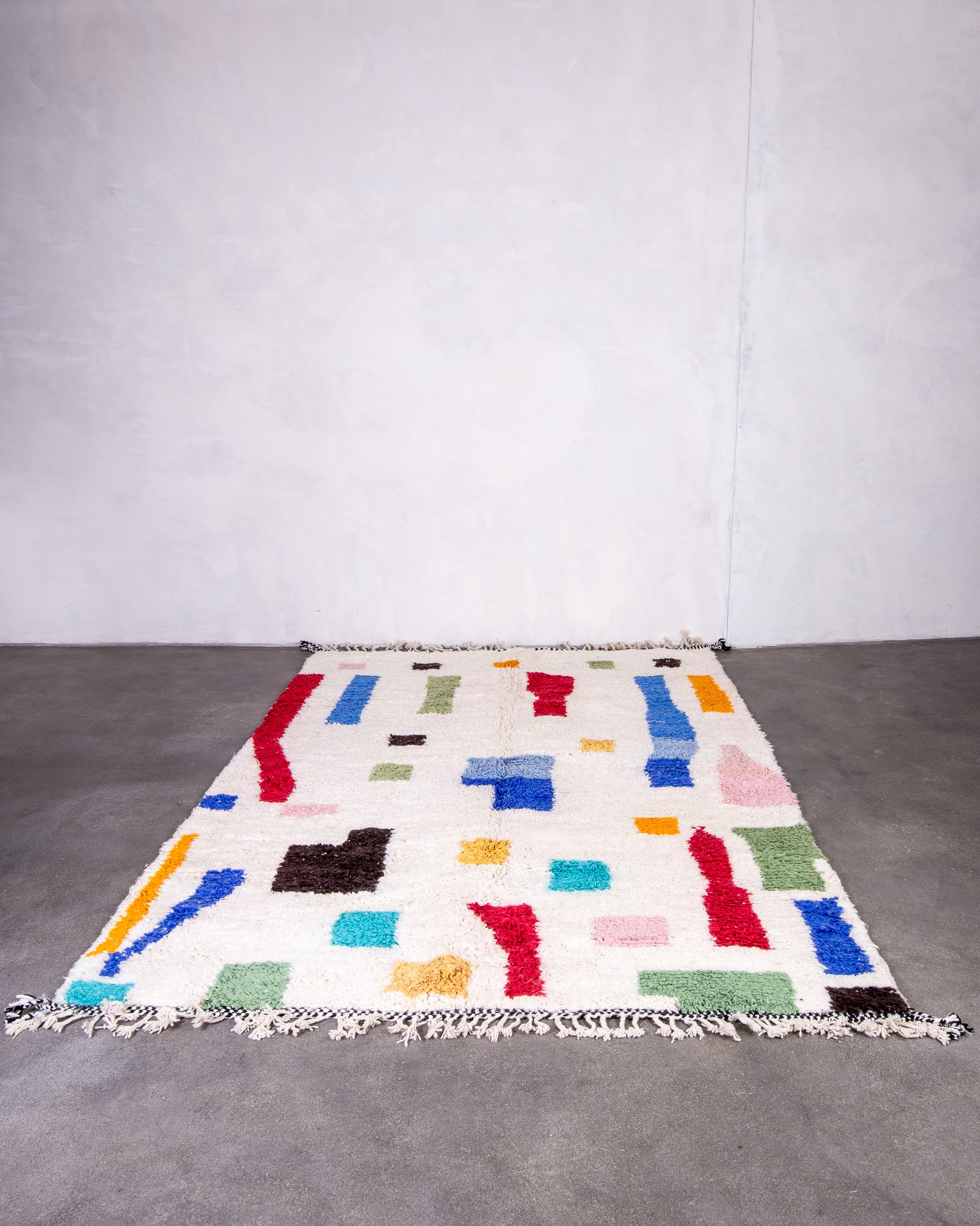 Modern designer handcrafted Berber rug from morocco Beniourain with beautiful colors and patterns
